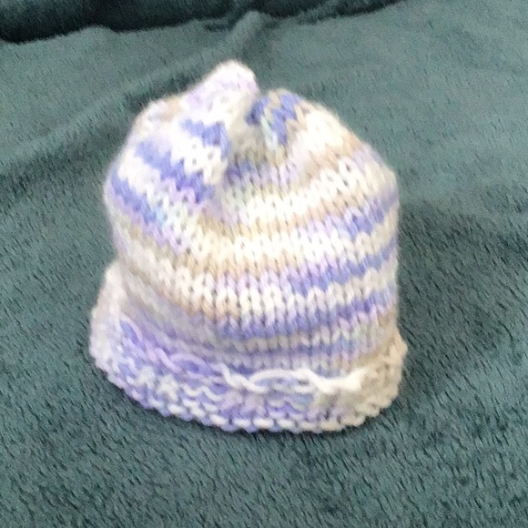 Hand knit infant cap - Picture 1 of 1